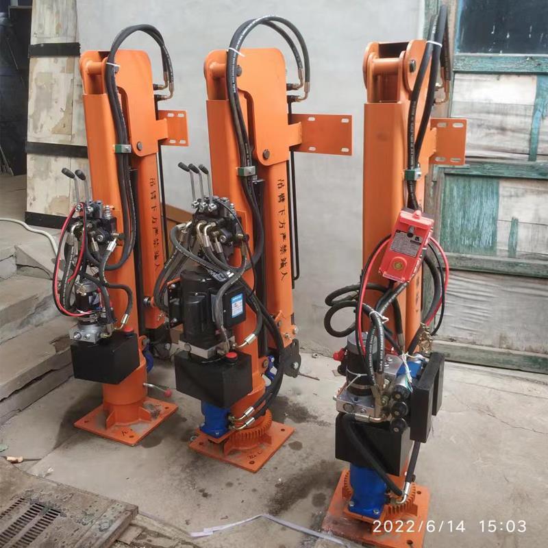 策勒县重汽蓝牌随车吊 3.2吨 国六动力强 液压驱动 农用自卸起重机